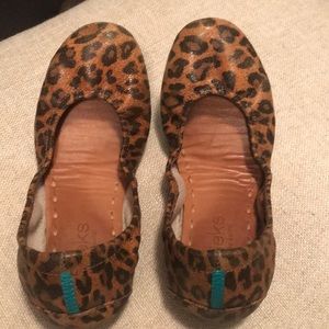 Used Leopard Tieks